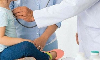 Bé gái 6 tuổi dậy thì